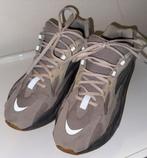 Adidas Yeezy Boost 700 V2 “Tephra”, Ophalen of Verzenden, Zo goed als nieuw