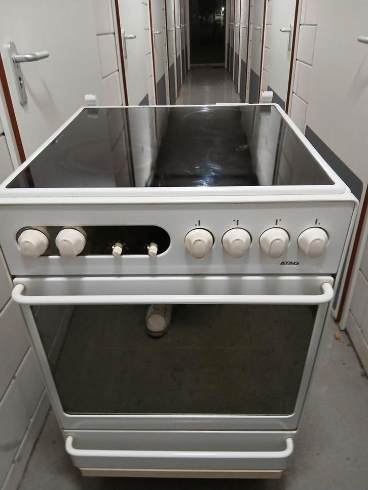 KERAMISCH FORNUIS MET HETELUCHTOVEN ATAG, Witgoed en Apparatuur, Fornuizen, Zo goed als nieuw, Vrijstaand, Keramisch, 4 kookzones