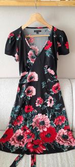 King Louie jurk, M, zwart met roze/rode bloemen ZGAN!, Ophalen of Verzenden, Zo goed als nieuw, Zwart, Knielengte