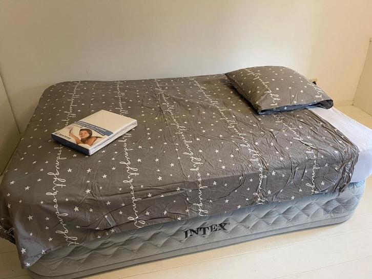 Airbed, Caravans en Kamperen, Luchtbedden, Nieuw, 2-persoons, Ingebouwde pomp, Ophalen