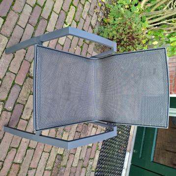 tuintafelstoelen  beschikbaar voor biedingen