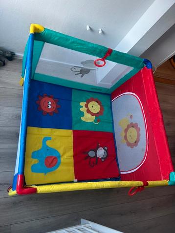 Opvouwbare box incl hoes beschikbaar voor biedingen