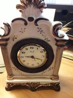 Sierlijk klokje met kwaliteitsuurwerk, Huis en Inrichting, Woonaccessoires | Klokken, Ophalen of Verzenden, Gebruikt, Analoog
