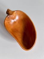 Vintage Monkey Pod Wooden Pepper Shape Bowl, Ophalen of Verzenden, Zo goed als nieuw