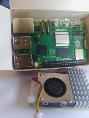 Actieve Heatsink voor de raspberry 5 en de PI5 beschikbaar voor biedingen