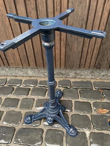 gietijzeren zware onderstel tuintafel (evt 3 beschikbaar) beschikbaar voor biedingen