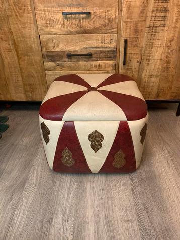 Prachtige vintage  leren poef bankje antiek beschikbaar voor biedingen