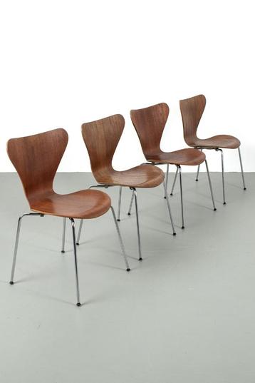 4x 'Series 7' Arne Jacobsen vlinderstoelen voor Fritz Hansen beschikbaar voor biedingen