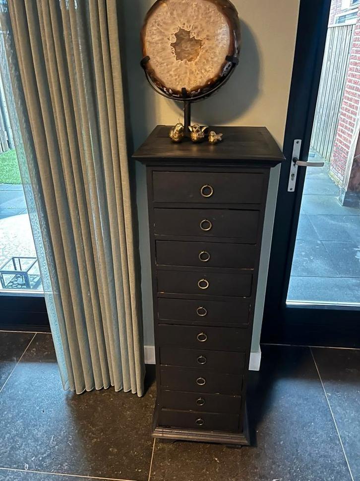 Smalle hoge (zwarte) ladekast - veel opbergruimte, Huis en Inrichting, Kasten | Ladekasten, Zo goed als nieuw, 100 tot 150 cm