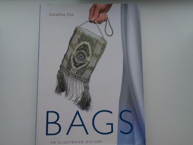 Bags an Illustrated History - Caroline Cox, Ophalen of Verzenden, Zo goed als nieuw, Caroline Cox, Overige onderwerpen