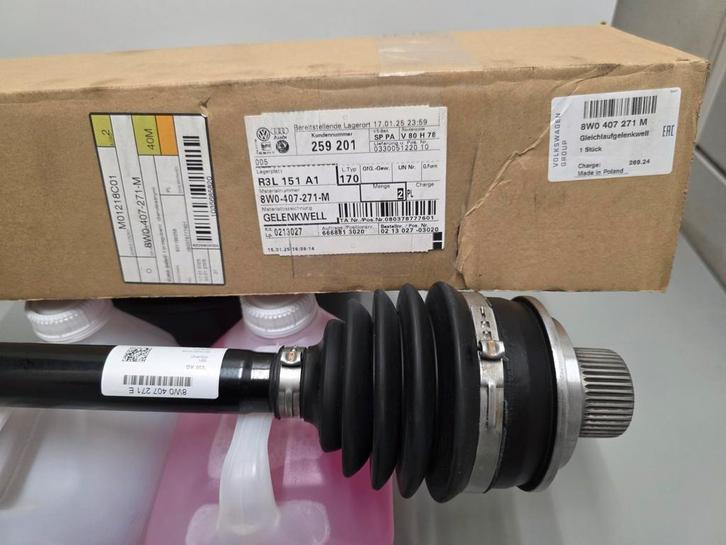 Originele, complete aandrijfas voor een Audi A4 B9, Auto-onderdelen, Remmen en Aandrijving, Audi, Gebruikt, Ophalen of Verzenden