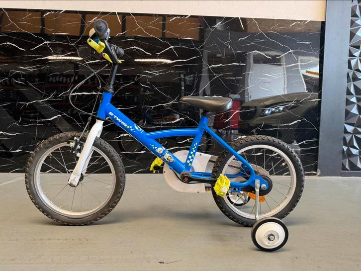 Leuke 16 inch kinderfiets met zijwieltjes en handrem €55, Fietsen en Brommers, Fietsen | Kinderfietsjes, Zo goed als nieuw, 16 tot 20 inch
