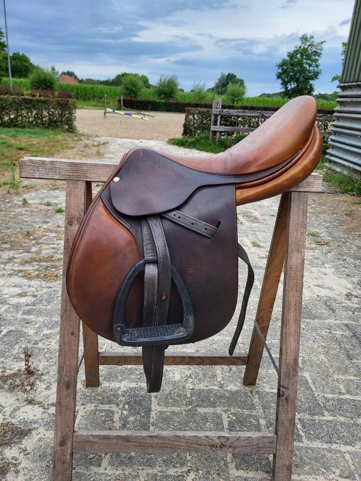 Springzadels 17,5 pessoa en butet, Dieren en Toebehoren, Paarden en Pony's | Zadels, Gebruikt, Springen, Ophalen