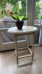 Ovale bijzettafel met gedraaide pootjes., Huis en Inrichting, Ophalen, 55 tot 75 cm, Zo goed als nieuw, 60 cm of meer
