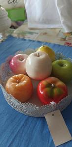 kaarsen in fruit vorm  plus metalen schaaltje, Wit, Ophalen of Verzenden, Zo goed als nieuw, Metaal