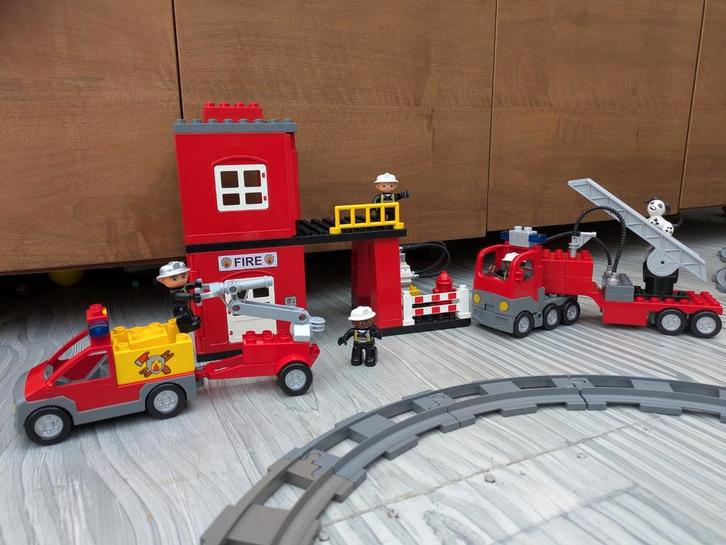 Duplo Brandweerkazerne met Brandweerwagens, Kinderen en Baby's, Speelgoed | Duplo en Lego, Gebruikt, Duplo, Complete set, Ophalen