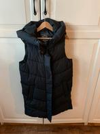 Zwarte bodywarmer maat 134 - weinig gedragen, Ophalen of Verzenden, Zo goed als nieuw, Zwart