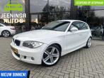 BMW 1-serie 118i|Trekhaak|M-pakket, Auto's, 1-Serie, Achterwielaandrijving, Zwart, Parkeersensor