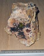 Kwarts, Hematiet, Malachiet en Pyriet in Matrix, Ophalen of Verzenden, Mineraal