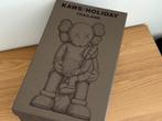 KAWS:HOLIDAY THAILAND - BROWN, Ophalen of Verzenden