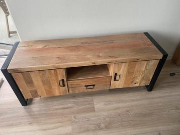TV-meubel van mangohout, high-quality (like new) beschikbaar voor biedingen