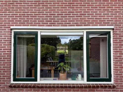 Kozijn met twee uitzetramen. 298x 160 incl HR++, Doe-het-zelf en Verbouw, Kozijnen en Schuifpuien, Zo goed als nieuw, Raamkozijn