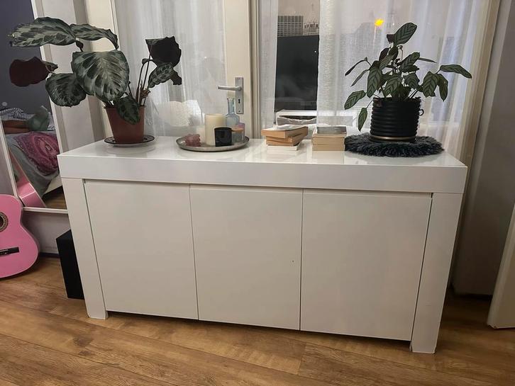 Witte dressoir - hoogglans, Huis en Inrichting, Kasten | Dressoirs, Gebruikt, 150 tot 200 cm, 50 tot 75 cm, Met lade(s), Met deur(en)