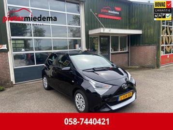 Toyota Aygo 1.0 VVT-i x-play / Zwart / Apple carplay / Andro beschikbaar voor biedingen