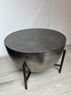 Ronde zilveren salontafel met metalen onderstel, Huis en Inrichting, Tafels | Salontafels, 50 tot 100 cm, Minder dan 50 cm, Rond