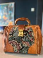 Vintage handtas leder jaren ‘60 of ‘70 Frankrijk incl slot, Handtas, Ophalen of Verzenden, Bruin, Zo goed als nieuw