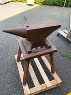 Aambeeld op sokkel 135kg, Doe-het-zelf en Verbouw, Gereedschap | Handgereedschap, Ophalen