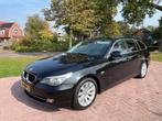 BMW 5-serie Touring 520i Business Line/NAVI/LEDER/APK 04-26, Auto's, Achterwielaandrijving, 4 cilinders, 1535 kg, Zwart