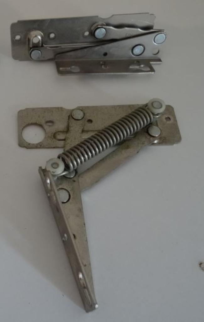 Scharnieren horizontale deur met veer, Doe-het-zelf en Verbouw, Hang- en Sluitwerk, Nieuw, Scharnier, IJzer, Ophalen of Verzenden