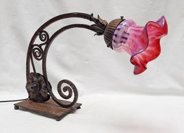 Art nouveau Lamp. beschikbaar voor biedingen