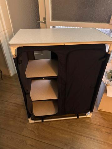 Vrijbuiter camping kastje beschikbaar voor biedingen