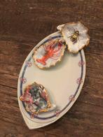 Oester schaal kreeft bij bloemen 25 cm lang, Porselein of Keramiek, Schaal, Ophalen of Verzenden, Zo goed als nieuw