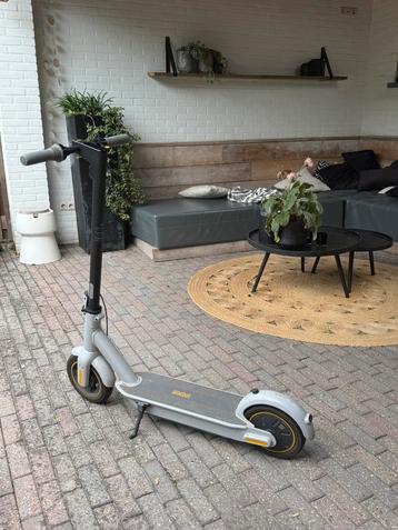 Segway Ninebot MAX G30LE II – Elektrische step te koop beschikbaar voor biedingen