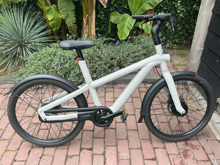 Vanmoof A5, Fietsen en Brommers, Elektrische fietsen, Zo goed als nieuw, Vanmoof, 47 tot 51 cm, 50 km per accu of meer, Ophalen