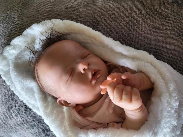 Reborn Luisa met certificaat, Verzamelen, Poppen, Zo goed als nieuw, Babypop, Levensecht of Reborn, Ophalen