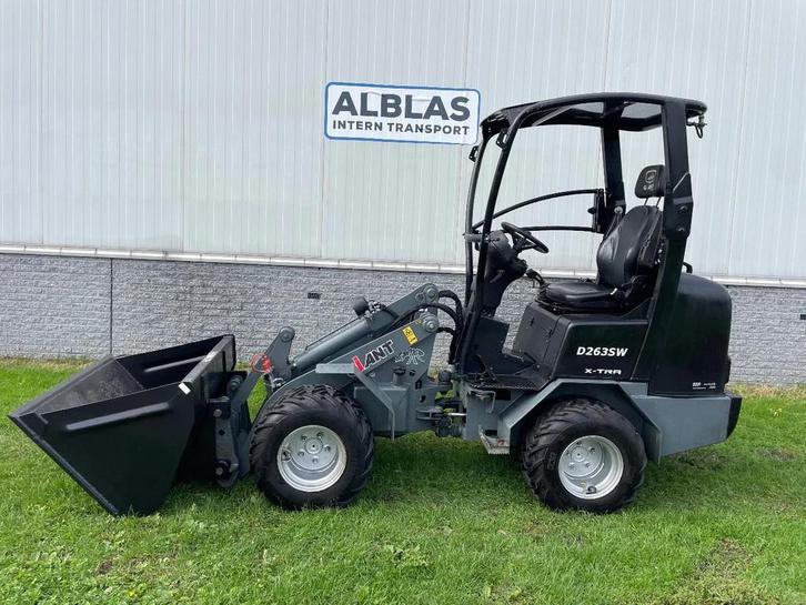 Giant 263SWT shovel kniklader met slechts 286 uur, Zakelijke goederen, Machines en Bouw | Kranen en Graafmachines, Wiellader of Shovel