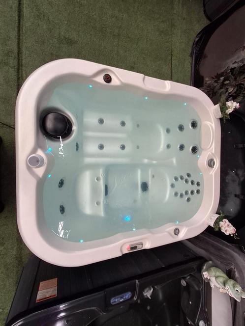 Prachtige 3 pers‼️vandaag bezorgd‼️NERGENS GOEDKOPER, Tuin en Terras, Bubbelbaden en Hottubs, Gebruikt, Filter, Ophalen of Verzenden