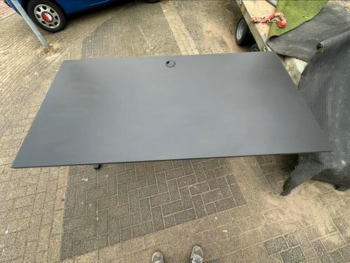 200x100 bureau zwart frame zwart blad, Huis en Inrichting, Bureaus, Zo goed als nieuw, Ophalen