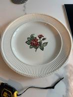 Wedgwood Moss Rose onderbord gebaksschaal, Huis en Inrichting, Keuken | Servies, Ophalen of Verzenden, Zo goed als nieuw, Bord(en)