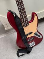 Squier Jazz Bass - Rode Finish, Muziek en Instrumenten, Snaarinstrumenten | Gitaren | Bas, Ophalen, Zo goed als nieuw, Elektrisch
