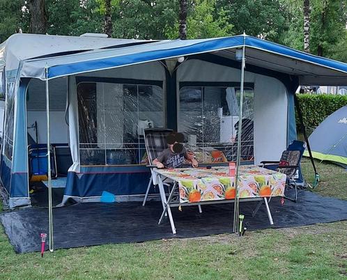 Mooie Dethleff 390 TK met stapelbed BJ 2000, Caravans en Kamperen, Caravans, Particulier, tot en met 4, 750 - 1000 kg, Treinzit