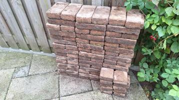 Gratis ophalen bestrating / maairand 28x14x5,5 beschikbaar voor biedingen