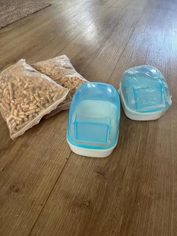 Hamster toiletjes (2 stuks) beschikbaar voor biedingen