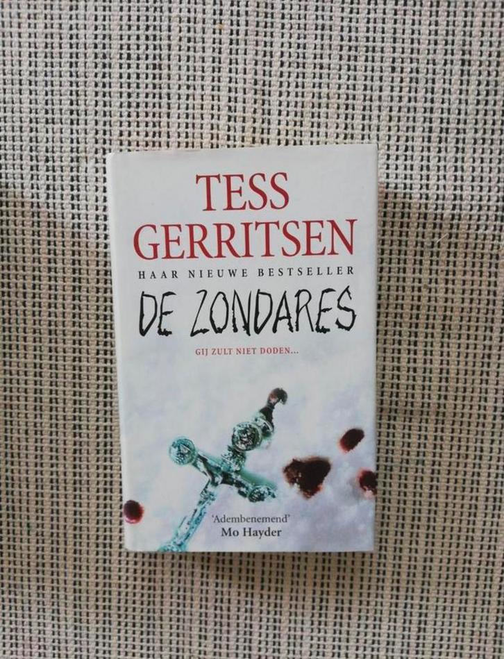 Boek De zondares-Tess Gerritsen, Boeken, Thrillers, Gelezen, Ophalen of Verzenden
