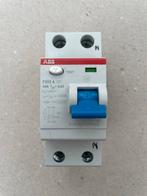 ABB Aardlekschakelaar F202A 40A, Ophalen of Verzenden, Zo goed als nieuw, Schakelaar