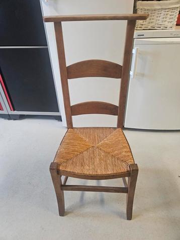 Houten Stoel met Rietzitting beschikbaar voor biedingen